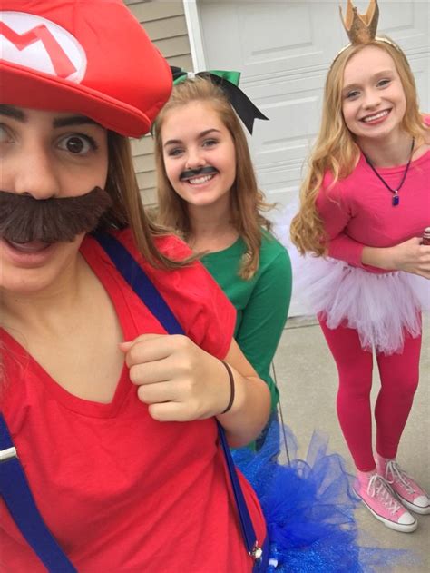 Mario Luigi and peach Halloween costume | Mottowoche, Kostüm, Motto