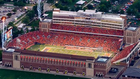 Memorial Stadium open 100% this fall as single-game tickets go on sale - IlliniGuys.com