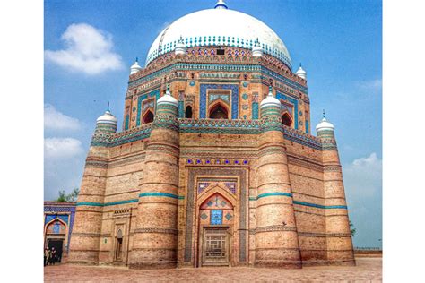 Multan's Patron Saint: Bahauddin Zakariya's Shrine - Youlin Magazine