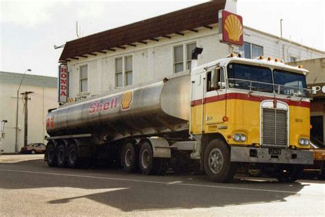 tanker truck | 中型トラック, 大型トラック, トラック