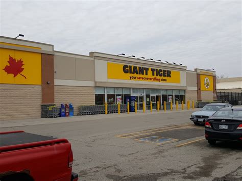 Giant Tiger - 595 Grand Ave W, Chatham, ON N7L 1C5, Canada