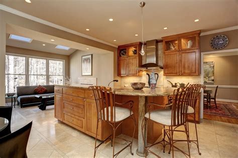 This Kitchen say's warm and cozy. | Home, Warm and cozy, Kitchen