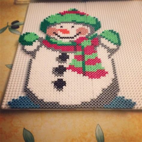 Instagram photo by @ehmanu (ehmanu) - via Iconosquare | Christmas perler beads, Perler bead ...