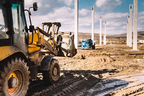 Skid-Steer Loader Safety Talk – SafetyNow ILT