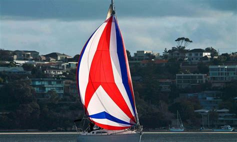 How to choose an asymmetrical or symmetrical spinnaker sail? | iSpinnakers