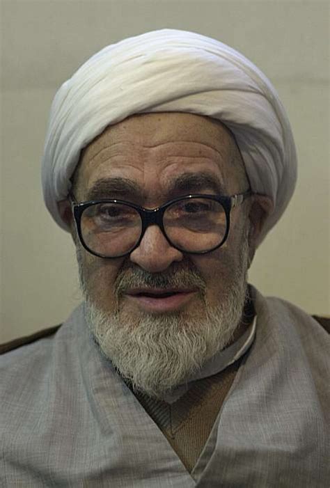 Senior dissident cleric's death mourned in Iran