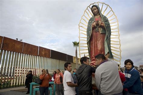 Archbishop of Tijuana: "The last thing we need is another wall ...