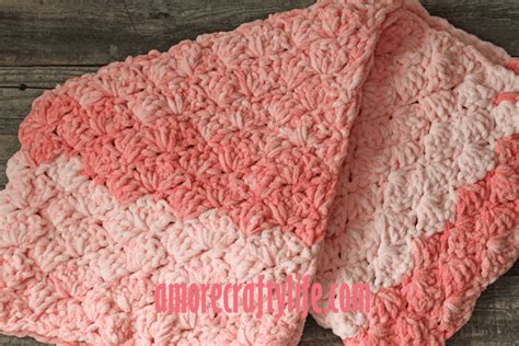 25 Bernat Blanket Yarn Crochet Patterns – Bulky Yarn - A More Crafty Life