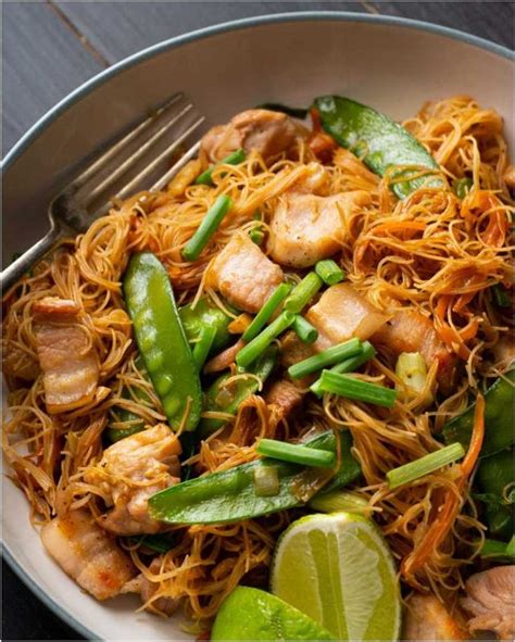 Marion Grasby - One Pan Filipino 'Pancit Bihon' Noodles! | Facebook ...