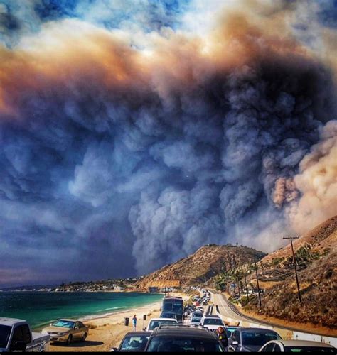 Fire in Malibu California : r/BeAmazed