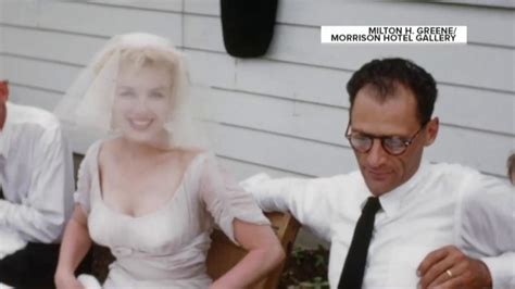 Marilyn Monroe Arthur Miller Wedding (1956) Marilyn Monroe Wedding, Marilyn Monroe, Marilyn ...