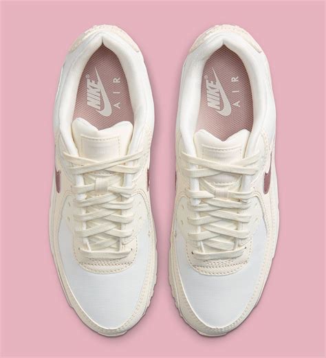 Nike Fix Metallic Pink Swooshes to this Air Max 90 | HOUSE OF HEAT