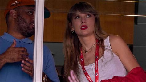 Taylor Swift appears at Chiefs-Jets game to support rumored boyfriend ...