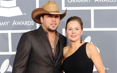 Country Singer Jason Aldean Files for Divorce - Parade