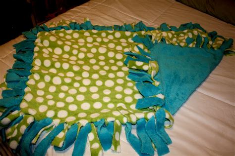 How to Make Tie Fleece Blankets: 29 Tutorials | Guide Patterns