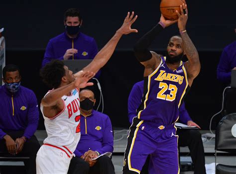 Lakers vs. Bulls: The best photos from Friday’s win