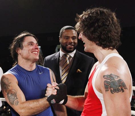 Justin Trudeau Defeats Patrick Brazeau In Charity Boxing Fight (PHOTOS ...