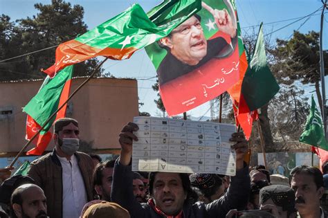 Imran Khan’s Candidates Defy Odds to Thrive in Pakistan Election - Bloomberg