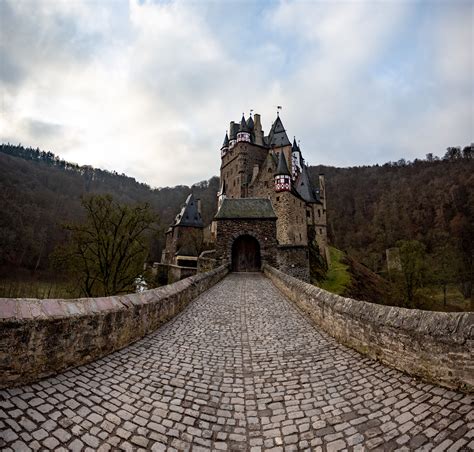 Visiting the Eltz Castle in Germany