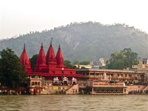 File:Bholanath Sevashram temple by the Ganges, Haridwar.jpg - Wikimedia Commons