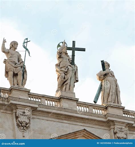 Statue of Jesus Christ Risen Above Saint Peters Basilica in the Stock ...