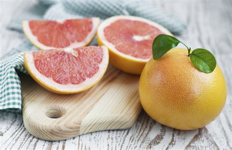 Benefits of Using a Grapefruit Peel on the Skin | Healthfully