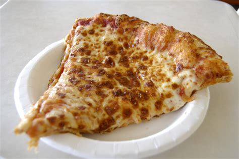 The Real Reason Costco's Pizza Is So Delicious | Reader's Digest