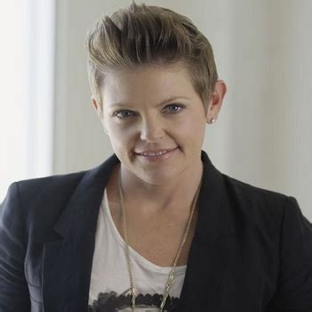 Natalie Maines Bio - Born, age, Family, Height and Rumor