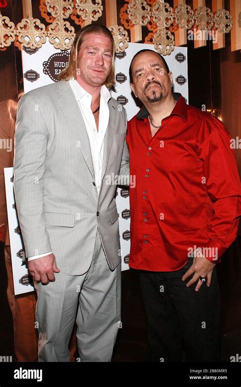 New York, NY, USA. 3 April, 2010. Jeremy Shockey, #88 of the New ...