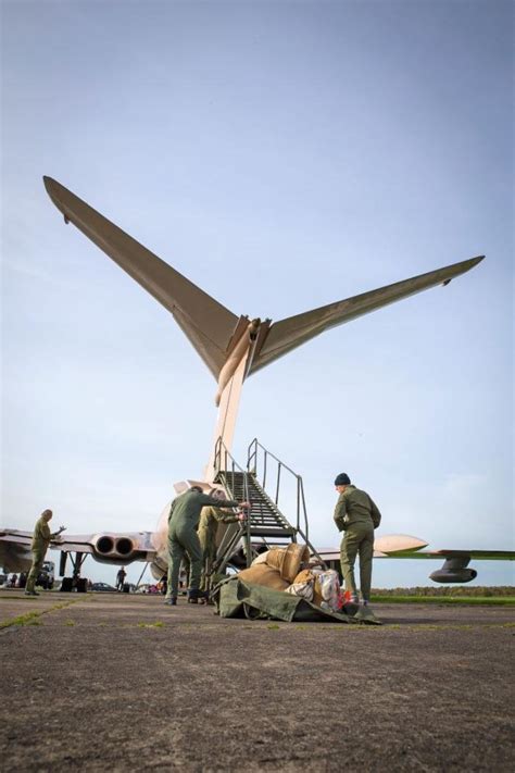 A day with Handley Page Victor XM715