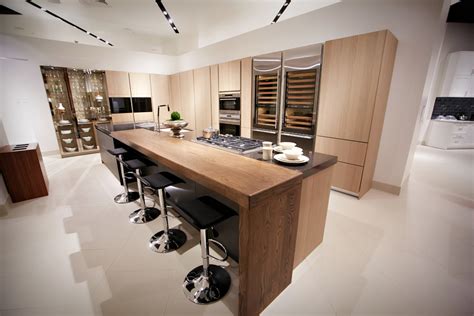 PIRCH, Glendale - Modern - Kitchen - San Diego - by PIRCH | Houzz