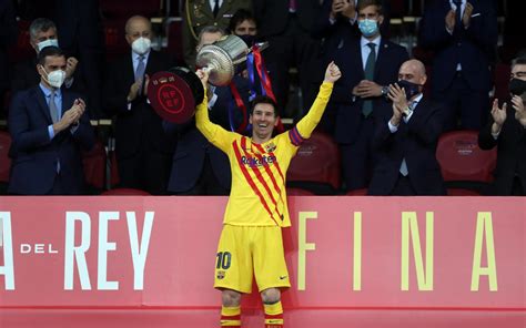 Messi wins 35th trophy with Barça