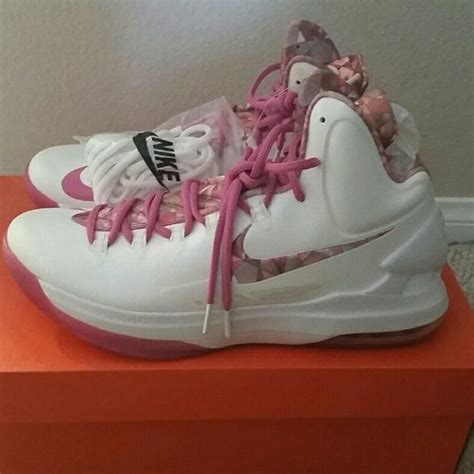 NWB LIMITED EDITION Kevin Durant V Aunt Pearl | Kevin durant, White ...