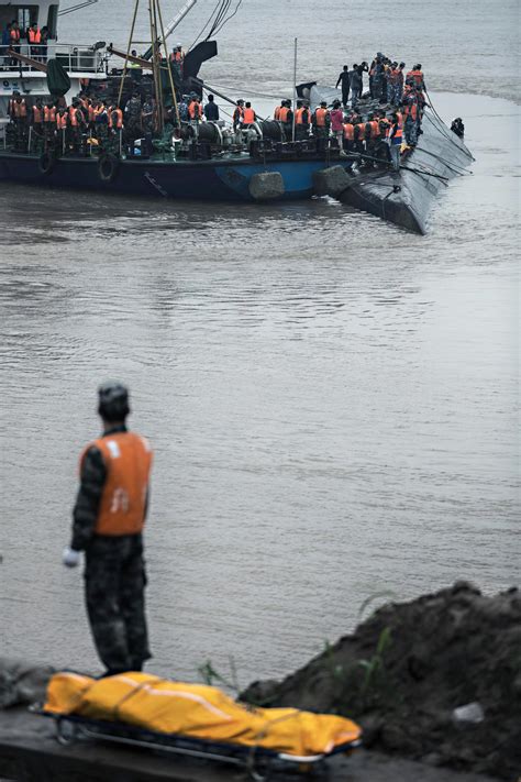 Chinese cruise ship, The Eastern Star, sinks in the Yangtze River