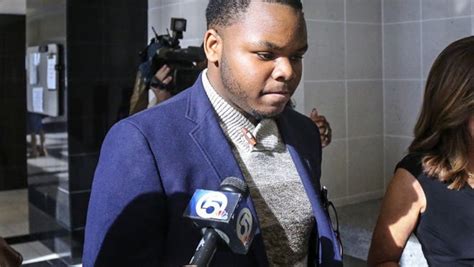 Accused fake teen doctor might use insanity defense