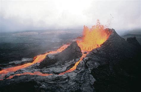 Kīlauea Volcano eruption marks 35 years | SOEST