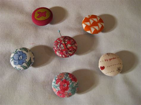 pieceful life: needle minder tutorial Easy Sewing Projects, Sewing ...