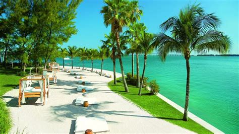 17 Beautiful Private Beaches in Miami for a Relaxed Beach Day