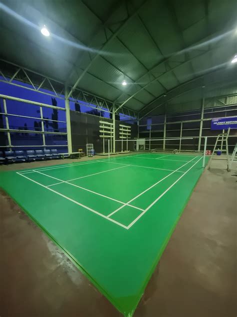 Lapangan Badminton Indoor YIMM - Sport Teknologi Indonesia