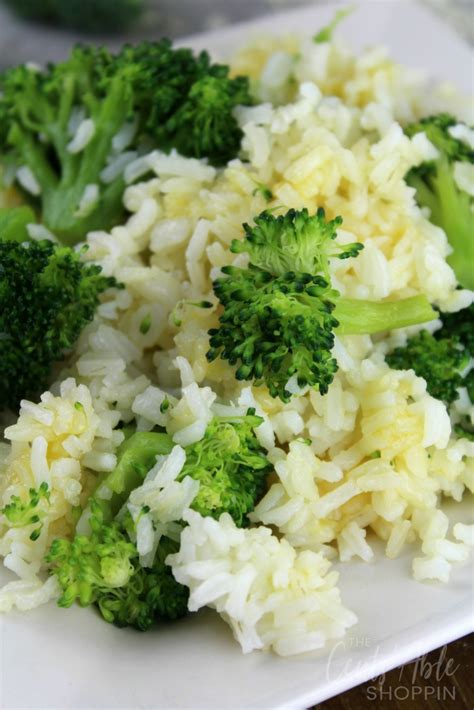 Instant Pot Cheesy Broccoli and Rice | The CentsAble Shoppin