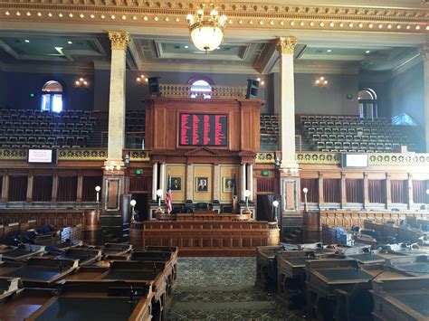 Souvenir Chronicles: DES MOINES, IOWA: STATE CAPITOL BUILDING INTERIOR