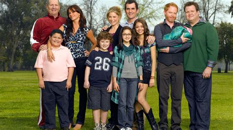 1920x1080 modern family, gloria delgado-pritchett, phil dunphy 1080P ...