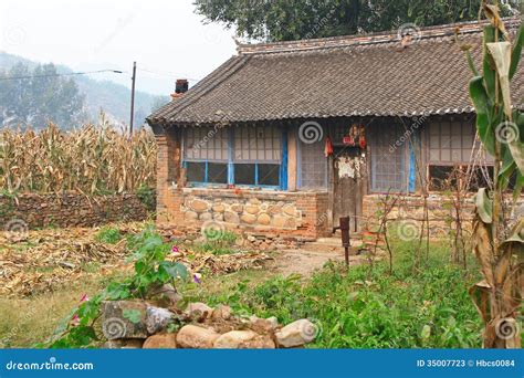 Small farm house in China stock image. Image of building - 35007723