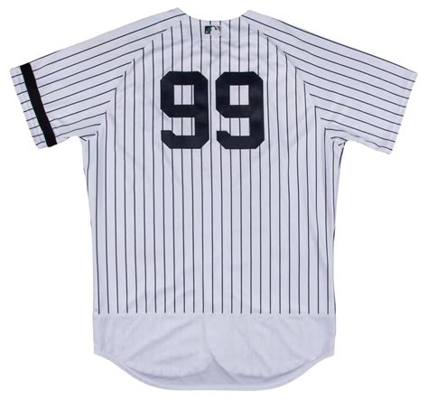 Aaron Judge record home run ball, 1964 Hank Aaron jersey now up for bid ...