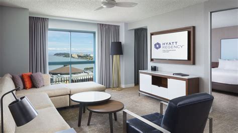 Upscale SFO Airport Hotel | Hyatt Regency San Francisco Airport