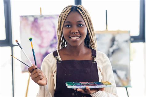 12 Art Scholarships for Aspiring Creators | The College Pod