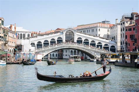 Ponte di Rialto | Attractions in Venice