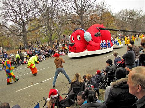 Toronto City Life » santa-claus-parade-8-1024