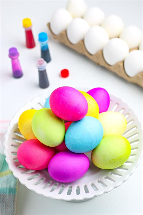 How to Dye Easter Eggs with Food Coloring • Food Folks and Fun