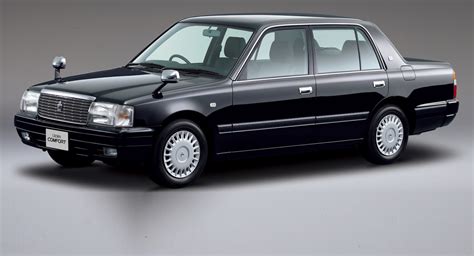 Toyota Crown - Information and photos - MOMENTcar